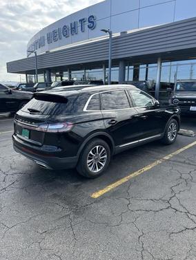 2022 Lincoln Nautilus Standard