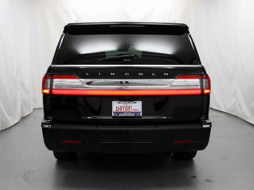 2019 Lincoln Navigator L Select
