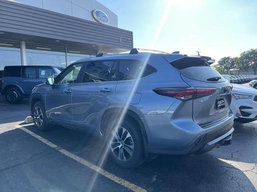 2024 Toyota Highlander Hybrid XLE
