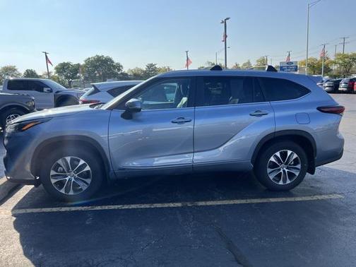 2024 Toyota Highlander Hybrid XLE