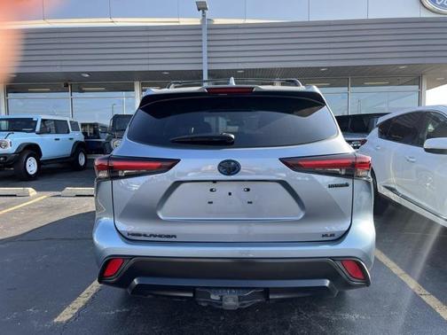 2024 Toyota Highlander Hybrid XLE