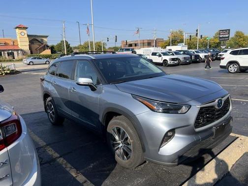 2024 Toyota Highlander Hybrid XLE