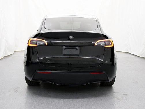 2025 Tesla Model Y Long Range Dual Motor All-Wheel Drive