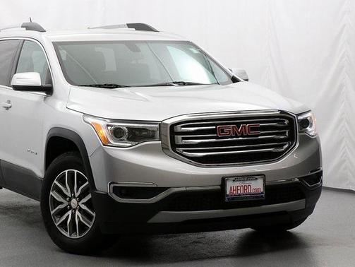2017 GMC Acadia SLE-2