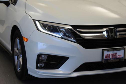 White Diamond Pearl 2019 Honda Odyssey EX