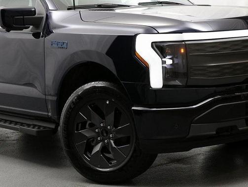 2025 Ford F-150 Lightning LARIAT