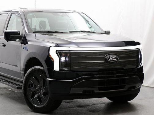 2025 Ford F-150 Lightning LARIAT