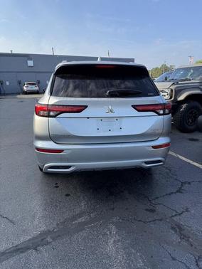 2023 Mitsubishi Outlander 