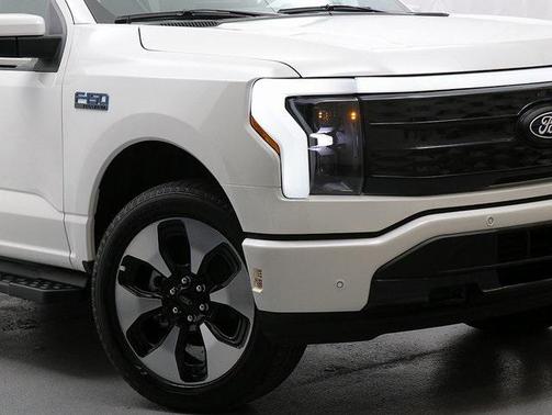 2025 Ford F-150 Lightning Platinum