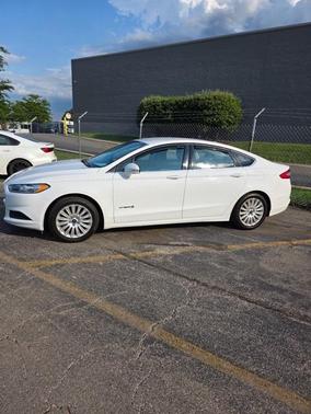 2016 Ford Fusion Hybrid SE