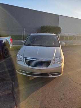 2014 Chrysler Town & Country Touring