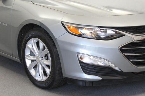 Sterling Gray Metallic 2023 Chevrolet Malibu FWD 1LT
