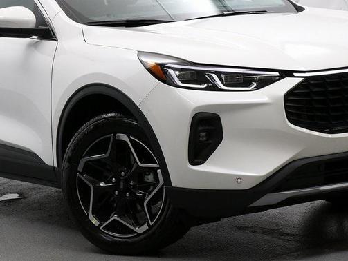 2026 Ford Escape Platinum