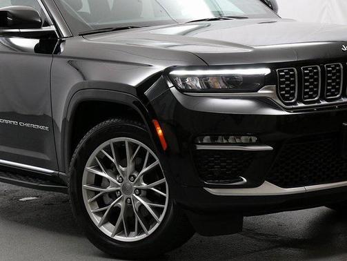 2023 Jeep Grand Cherokee Summit