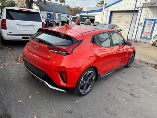 2020 Hyundai Veloster Base
