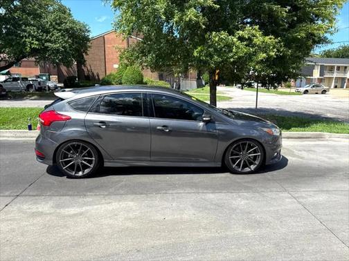 2017 Ford Focus ST