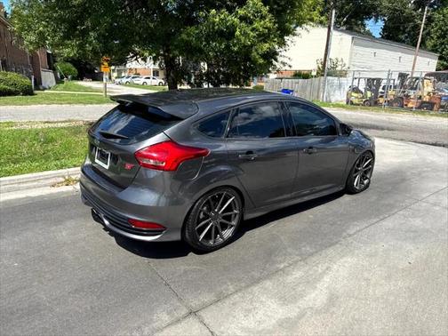 2017 Ford Focus ST