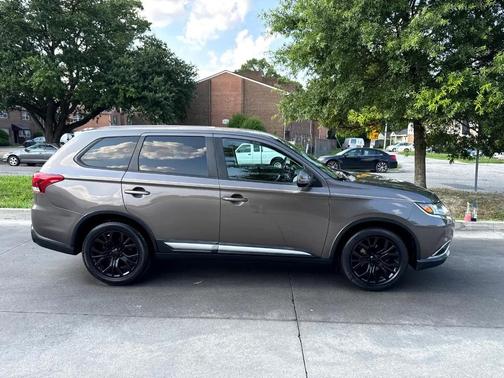 2016 Mitsubishi Outlander SE