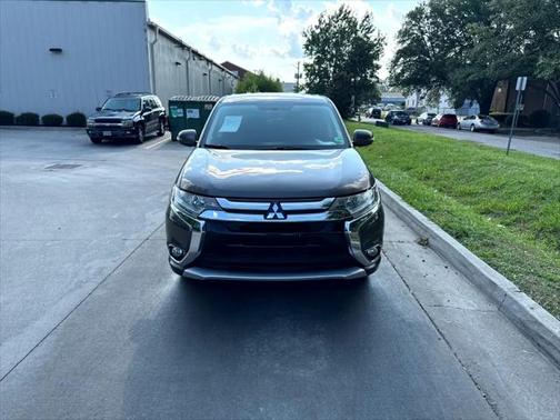 2016 Mitsubishi Outlander SE