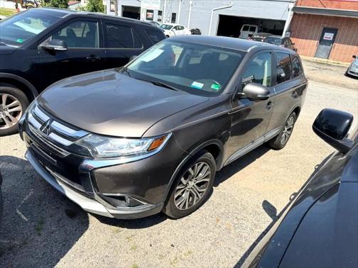 2016 Mitsubishi Outlander SE