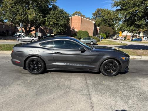 2017 Ford Mustang V6