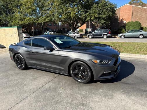 2017 Ford Mustang V6