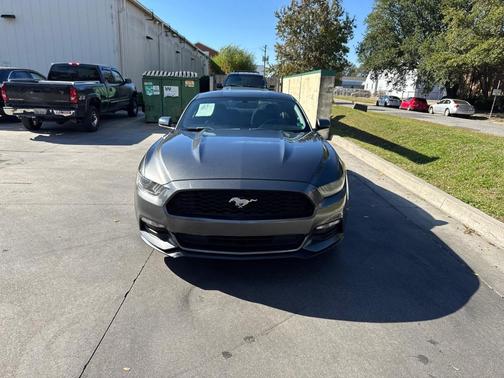 2017 Ford Mustang V6