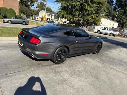 2017 Ford Mustang V6