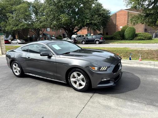 2017 Ford Mustang V6