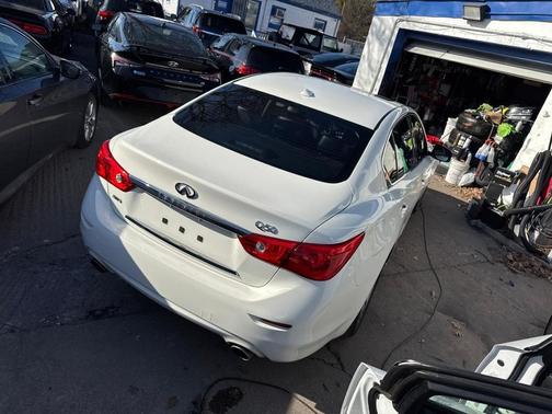 2017 INFINITI Q50 Base