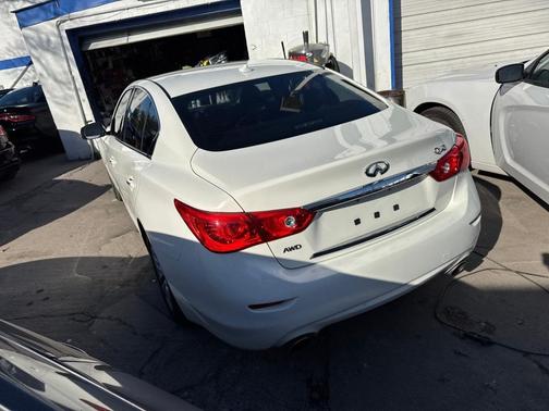 2017 INFINITI Q50 Base