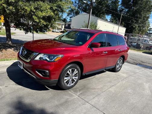 2018 Nissan Pathfinder SV