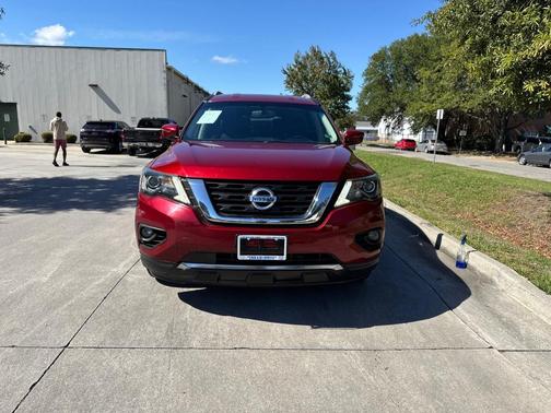 2018 Nissan Pathfinder SV