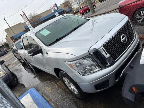 2019 Nissan Titan SV