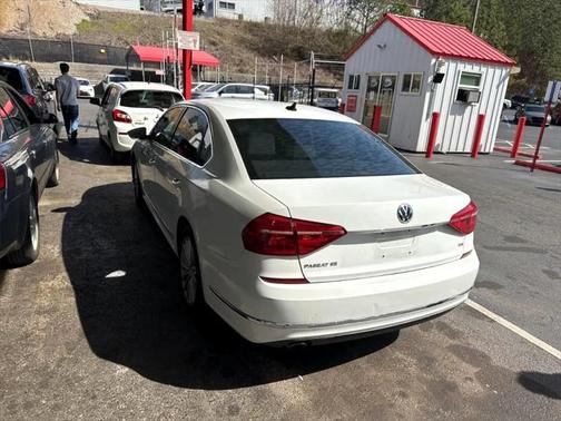 2016 Volkswagen Passat 1.8T SE