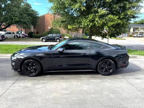 2020 Ford Mustang EcoBoost