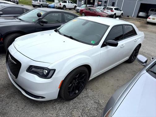 2019 Chrysler 300 Touring