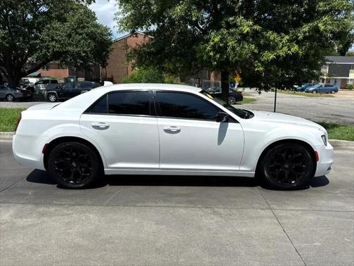2019 Chrysler 300 Touring