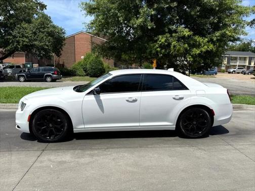 2019 Chrysler 300 Touring