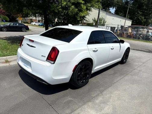 2019 Chrysler 300 Touring