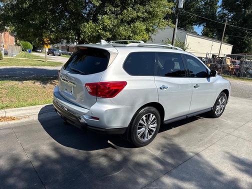 2019 Nissan Pathfinder 4x4 SV