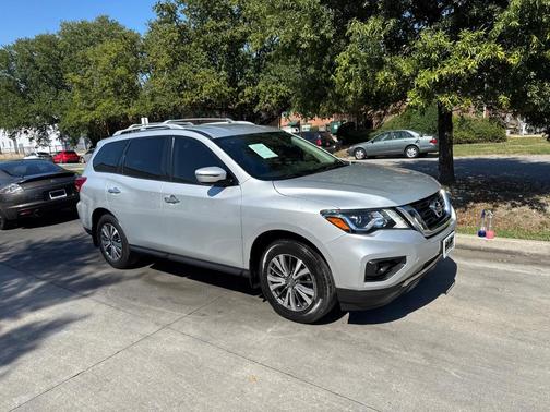 2019 Nissan Pathfinder 4x4 SV