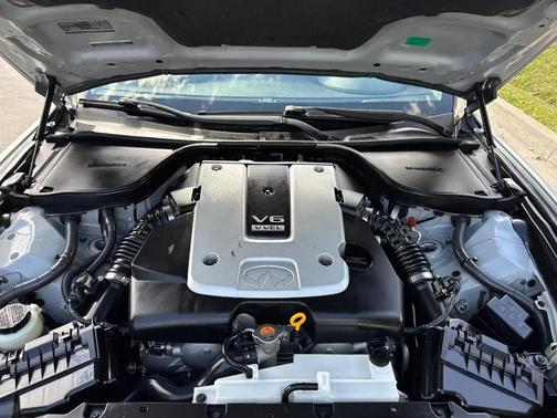 Silver 2015 INFINITI Q60 Journey