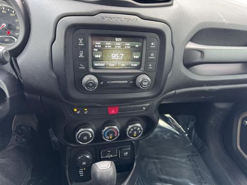 2016 Jeep Renegade 4WD 4dr 75th Anniversary