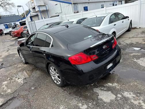 2011 INFINITI G37x Base