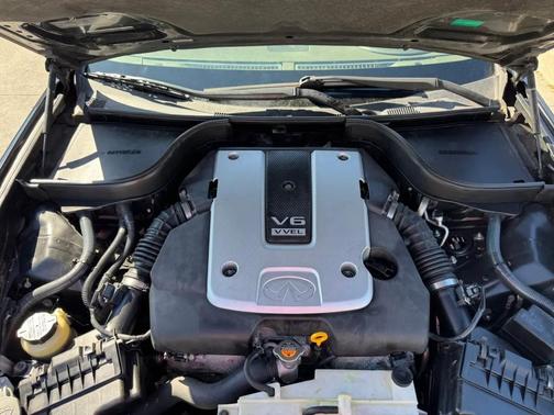 2011 INFINITI G37x Base