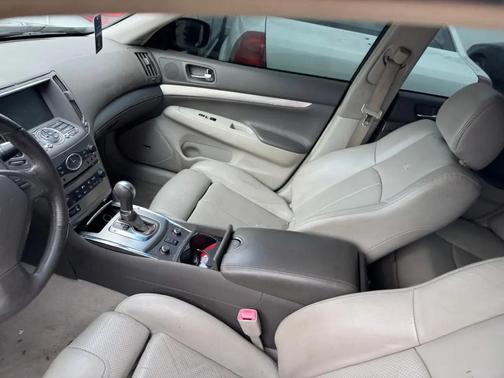 2011 INFINITI G37x Base