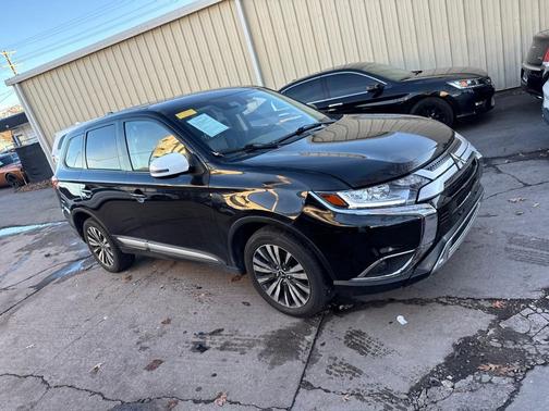 2020 Mitsubishi Outlander SE