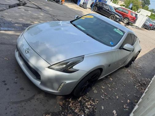 Silver 2014 Nissan 370Z Base