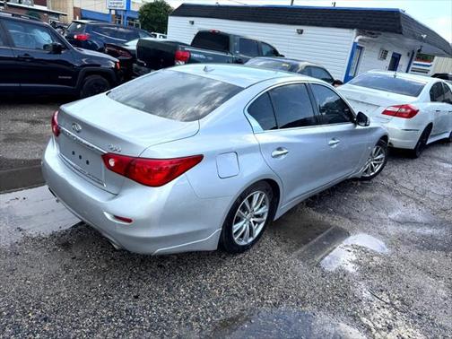 2015 INFINITI Q50 Premium